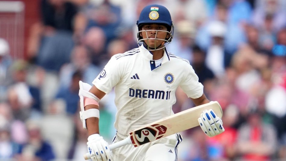 India Take Control on Day 3: Jaiswal & Akash Deep Frustrate England at The Oval India enjoyed a dominant morning session on the third day of the Fifth Test at The Oval. Openers Yashasvi Jaiswal (51*) and nightwatchman Akash Deep (50*) combined for a brisk fifty‑plus stand that lifted India to 154/2 by drinks, taking the lead over 100—**India’s lead now stands at 102 runs**. England struggled with fielding errors and dropped multiple catches, allowing India to ease ahead. The weather stayed completely clear, promising uninterrupted play. - Cricketinfocus.com